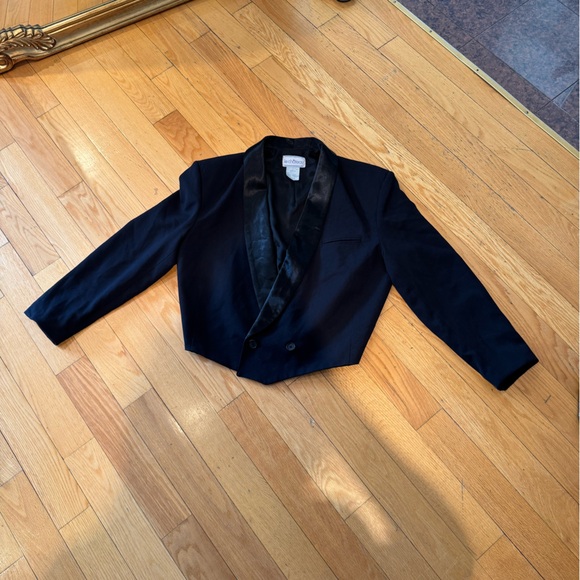 Vintage oversized 1980s cropped tuxedo blazer - Picture 5 of 10